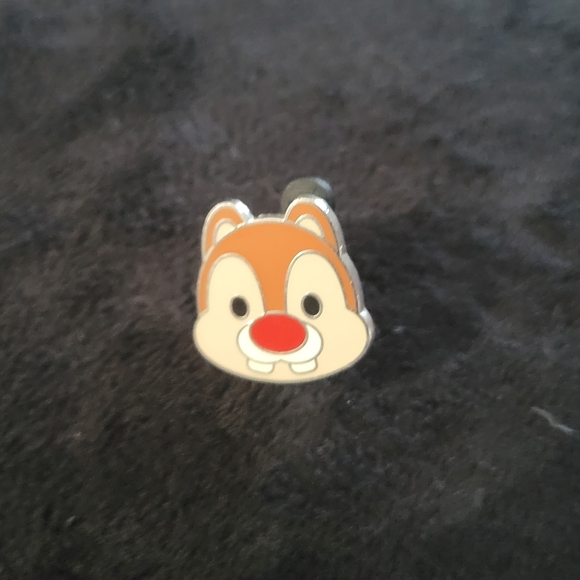 Disney Pins - Picture 2 of 5